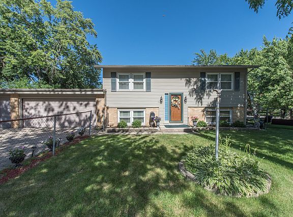 2nd image of 2625 Metropolitan Ave