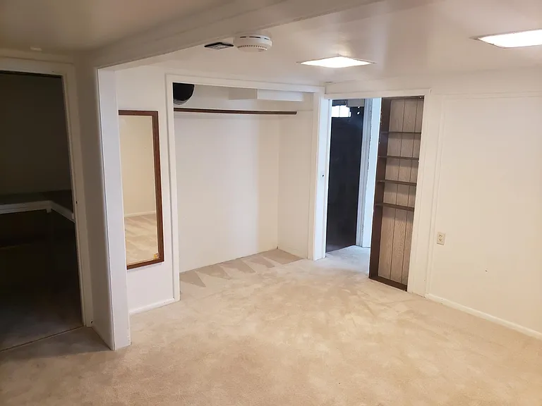 2212 W Everett Ave — Photo 13