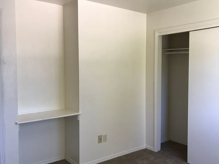519 E Florida Ave — Photo 16