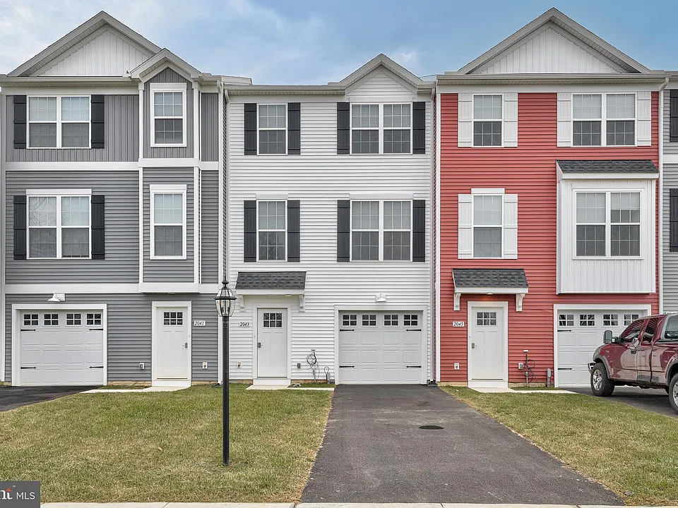 2050 Terrace View Ln