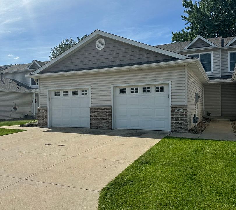 1st image of 3022 Venice Ln NW #W