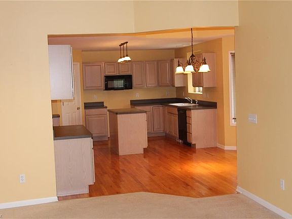 5th image of 900 Chinaberry Cir S