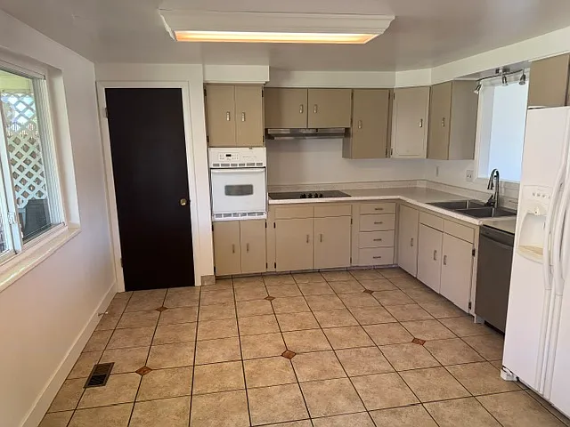 3628 S 3400 W — Photo 2