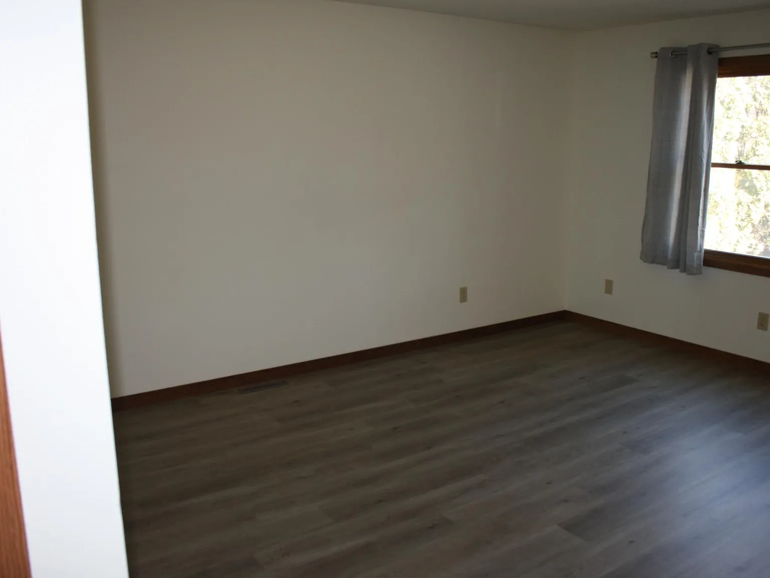 2 bed, 1500 sqft, $1,200 — Photo 2