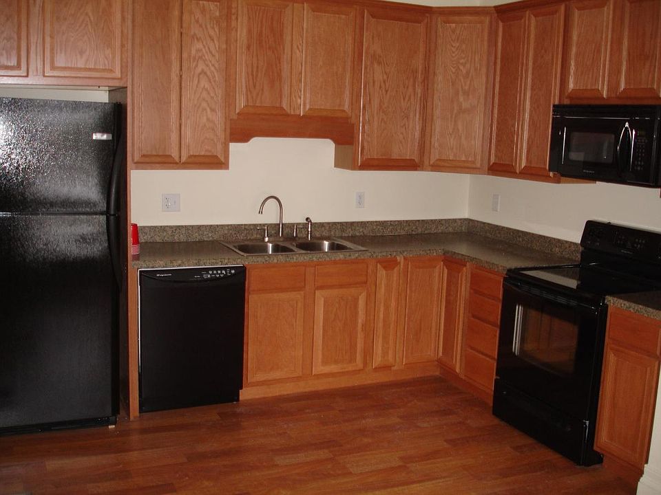 145 Main St Upton MA Zillow