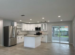 482 Oakwood Dr, Dunedin, FL 34698
