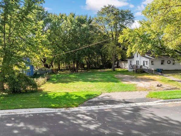 219X 12th St, Saint Paul, MN 55110