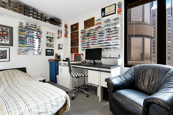 Sold by R New York | media 31