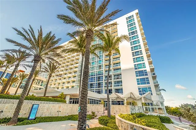 6801 Collins Ave #Penthouse 11 — Photo 35