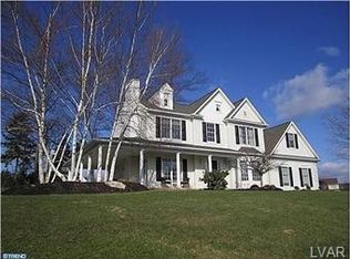 8899 Clearwater Cir, Fogelsville, PA 18051