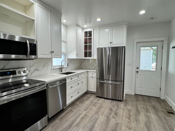 1503 Rose Ln FLOOR 1