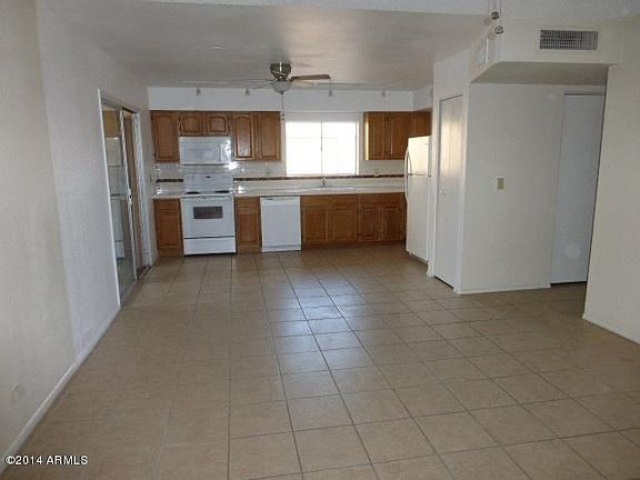 3rd image of 4601 W Mission Ln