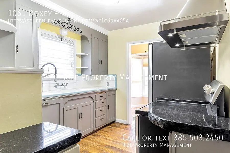 Cozy 2-Bedroom Duplex Near Mountains & City Life — Photo 3
