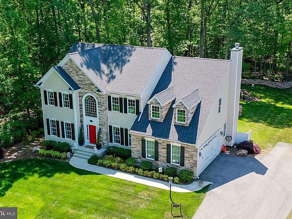 2nd image of 506 Saint Martins Ln