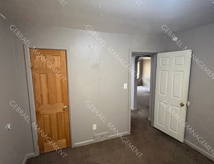 1505 Hughes Ave — Photo 6
