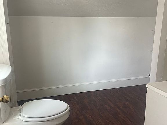 3rd image of 2050 W 83rd St #B