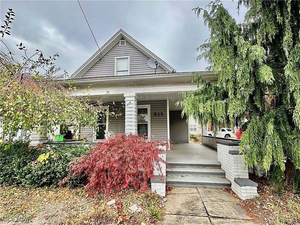 1st image of 211 N Crater Ave