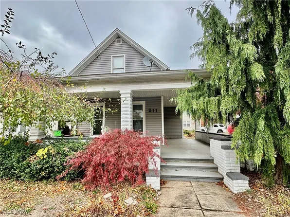 211 N Crater Ave, Dover, OH 44622