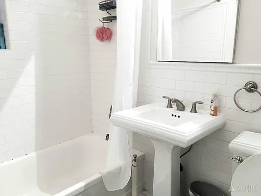 Rented by Anchor Associates | media 23