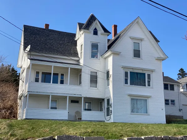 12 Highland Ave, Stonington, ME 04681
