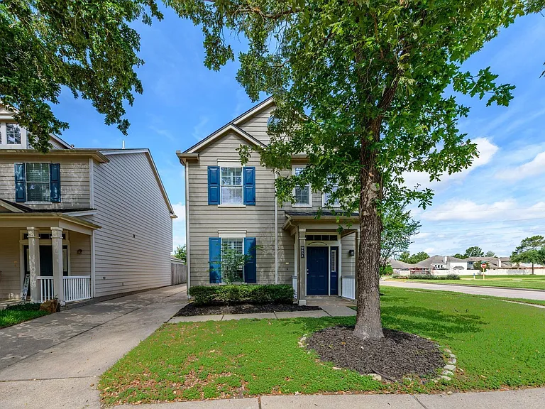 9631 Coyote Creek Dr — Photo 2