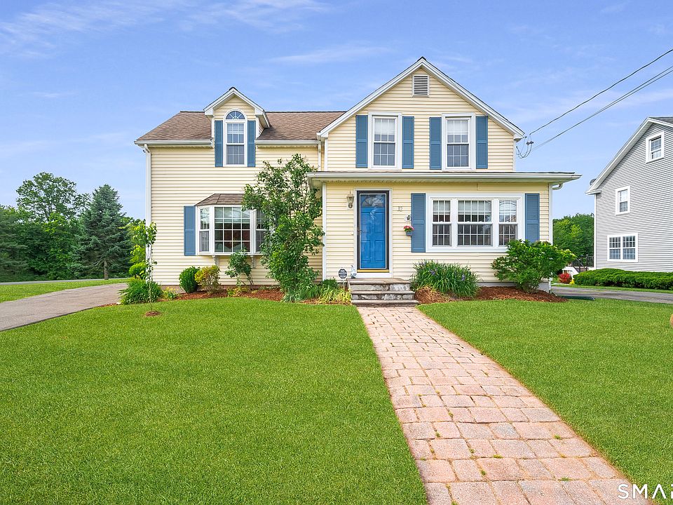 1st image of 32 Evergreen Road
