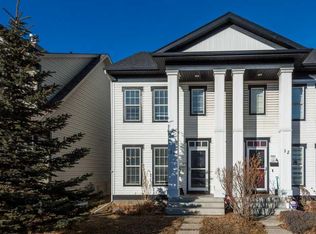 16 S Elgin Bay SE, Calgary, AB T2Z 4J9