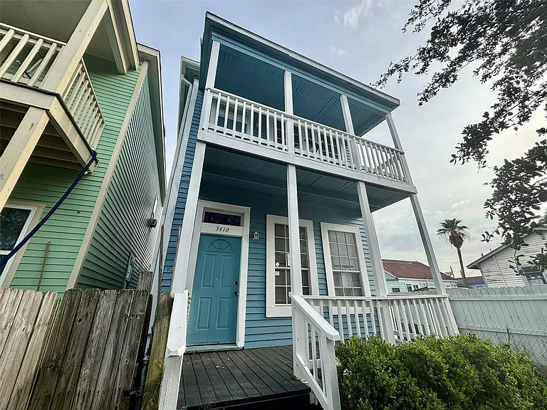 3410 Sealy St — Photo 2
