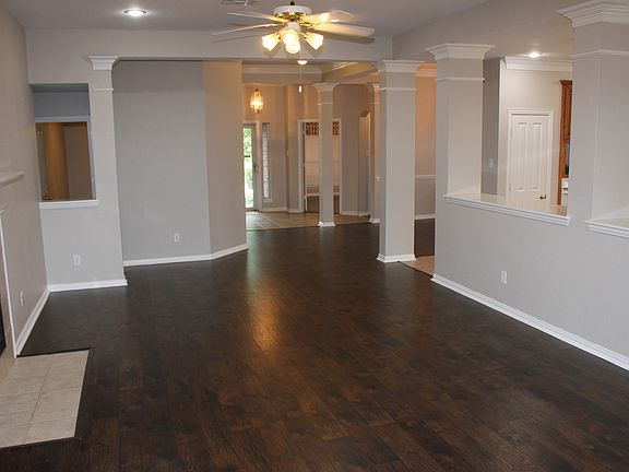 4th image of 6417 Greenbriar Ln