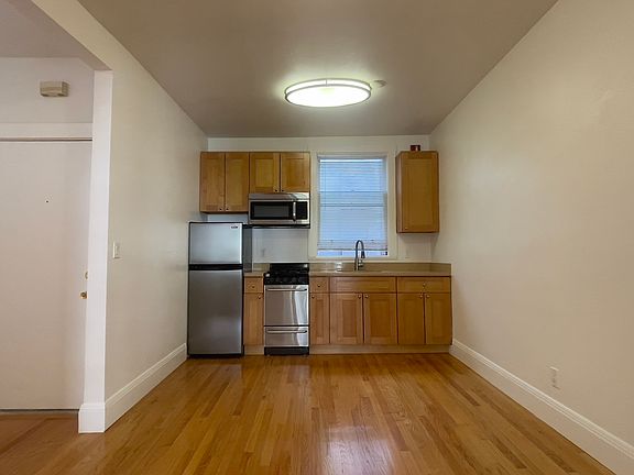 2nd image of 1246 Bush St APT 14