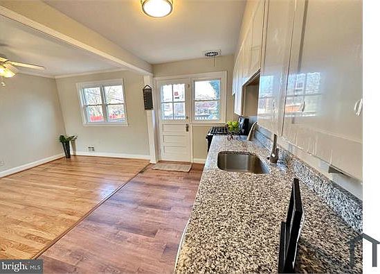 5th image of 7613 Hillsway Ave