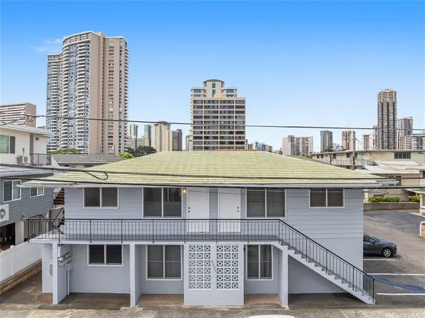2221 Fern St, Honolulu, HI 96826