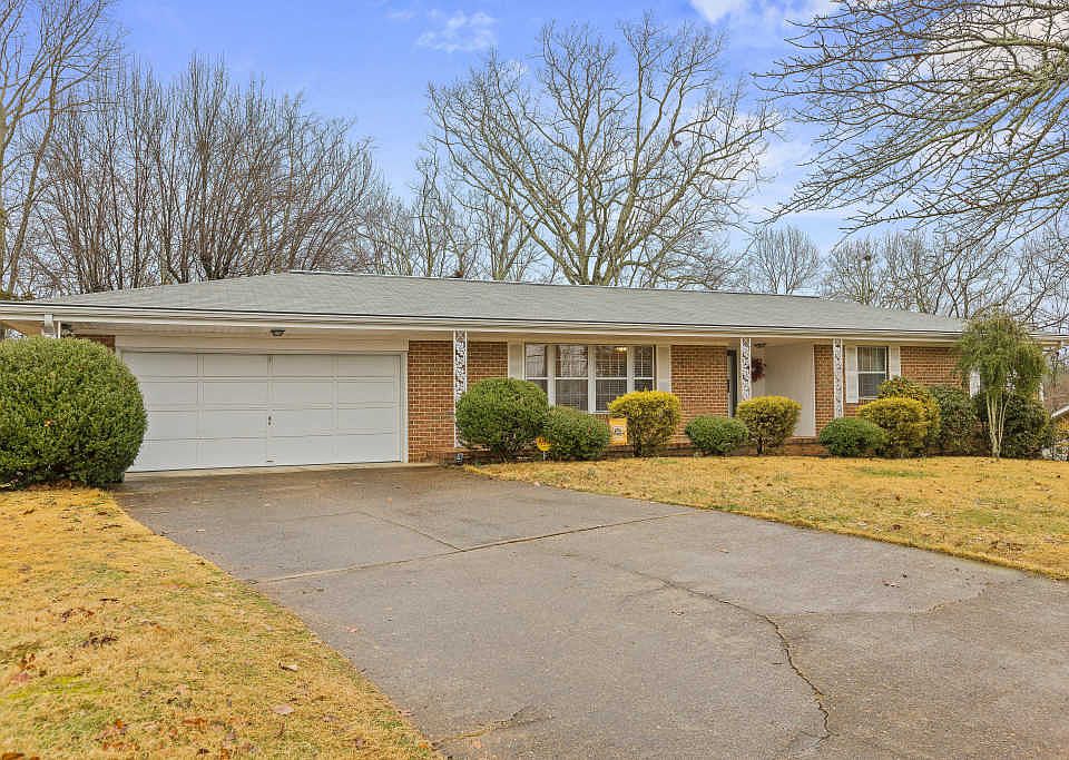 1st image of 525 Leafwood Dr