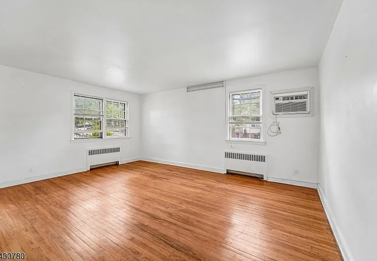 1030 Jassamine Way — Photo 6