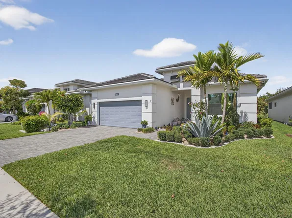 5492 St Armands Way, Westlake, FL 33470
