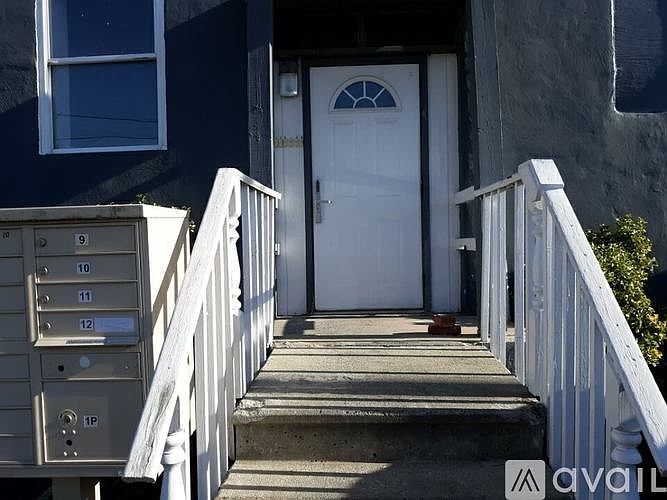2nd image of 20 Spring St #2