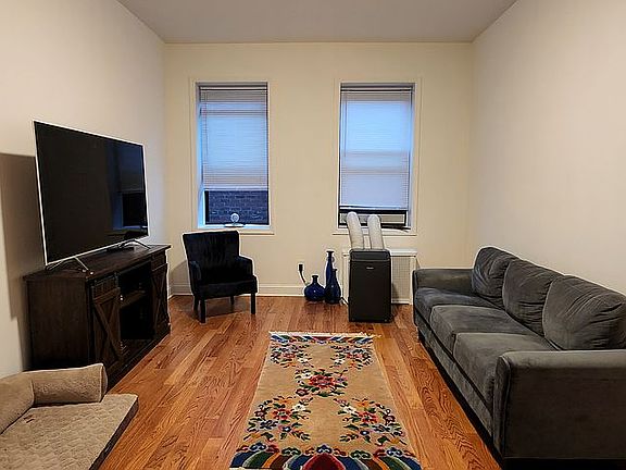 3rd image of 4342 45th St APT 1E