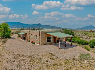 191 Lower Buena Vista Rd, Cerro, NM 87519
