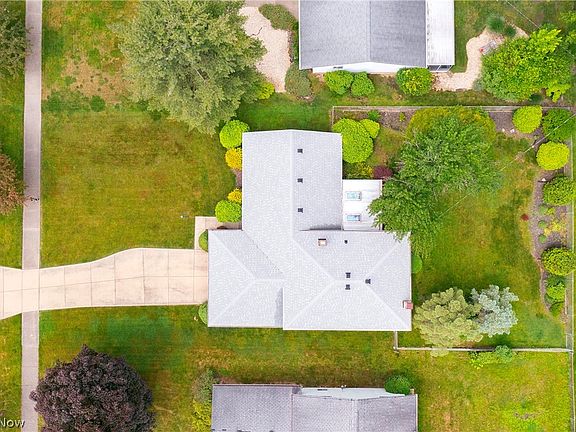 3rd image of 26668 Sudbury Dr