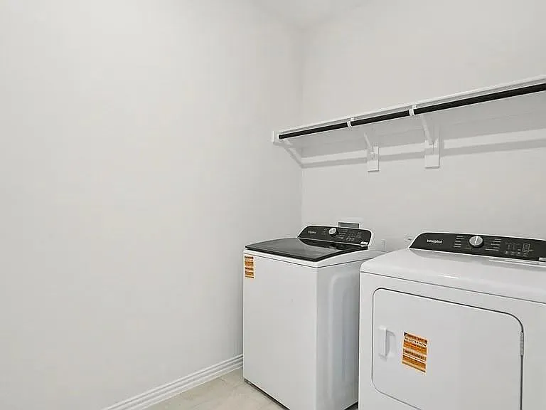 1019 Emberwood Dr — Photo 15