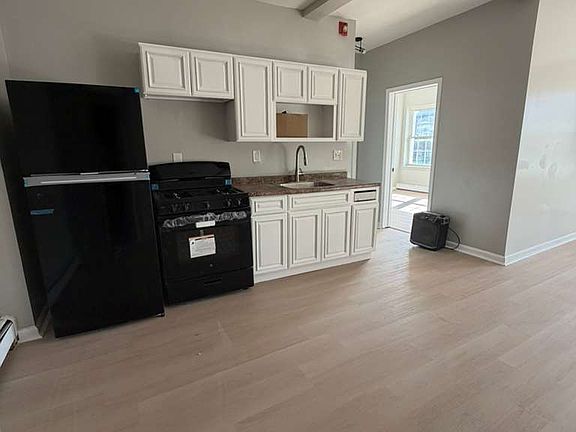 2nd image of 634 Martin Luther King Blvd #34