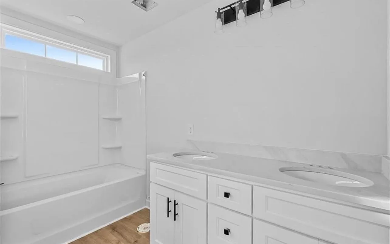 136 Nordwin Ct — Photo 2