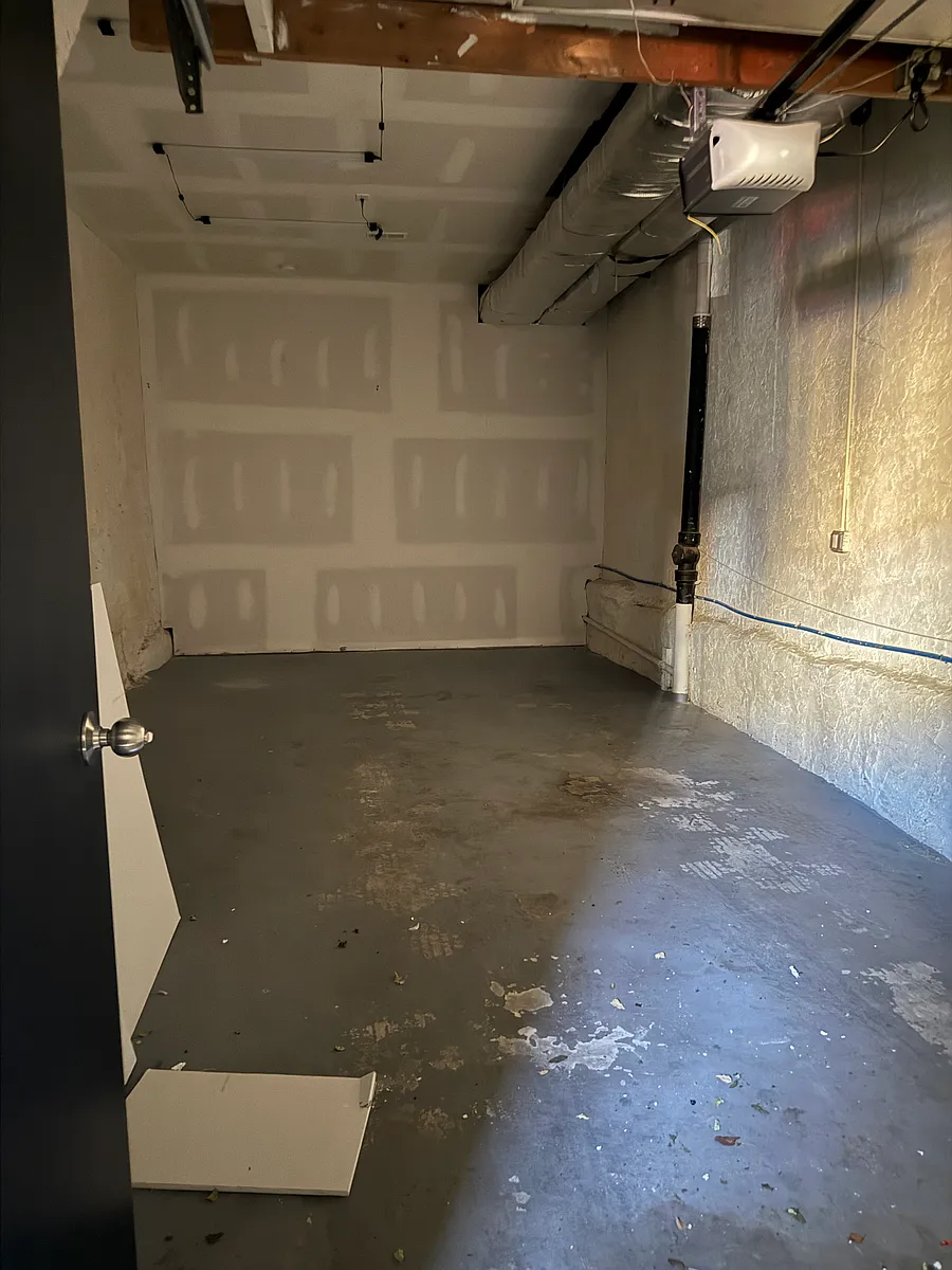 Building Photo - 702 Sigel St