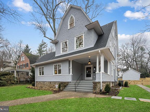 3rd image of 520 Woodlawn Rd