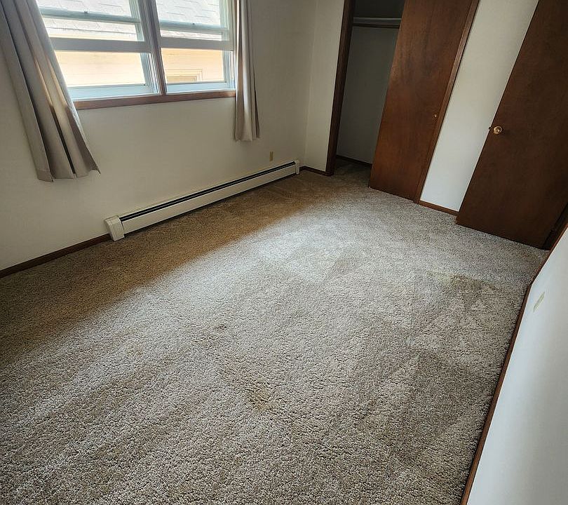 1st image of 404 3rd Ave NW #1
