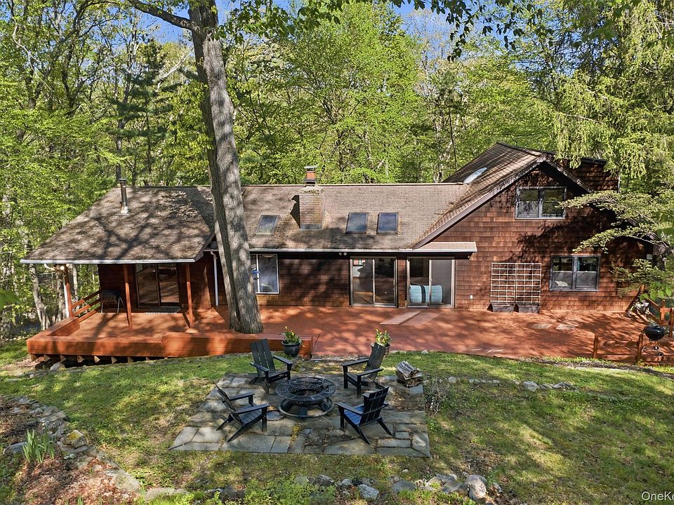 1st image of 8 Upper Shad Road