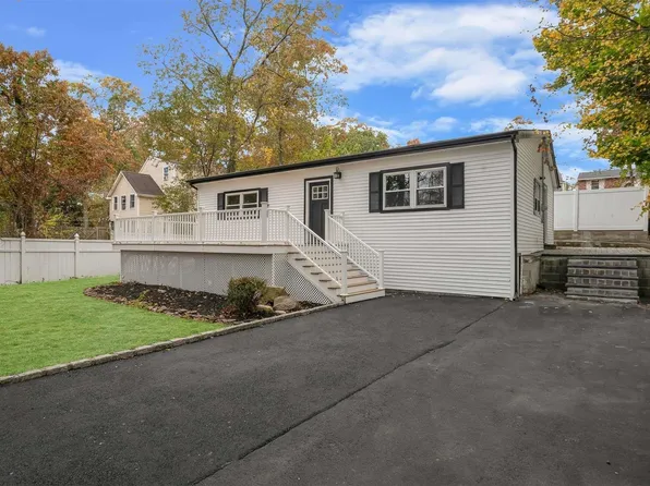 87 Lorring Street, Patchogue, NY 11772
