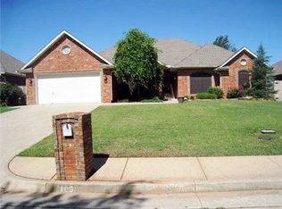 105 E Vail Dr, Yukon, OK 73099