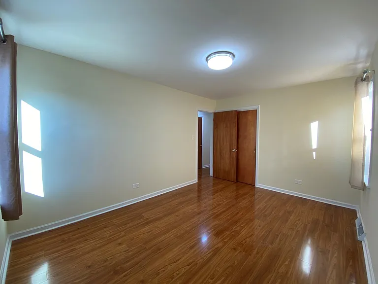 6078 N Troy St — Photo 15