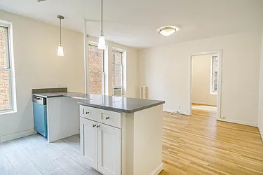 Rented by Century 21 Metropolitan